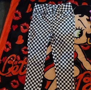 Checkered 3 button skinny jeans NWOT 5